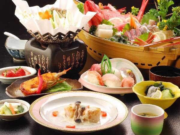 館山シーサイドホテル：スタンダードプランの夕食に舟盛付！更に地魚の握り寿司も付いてる！