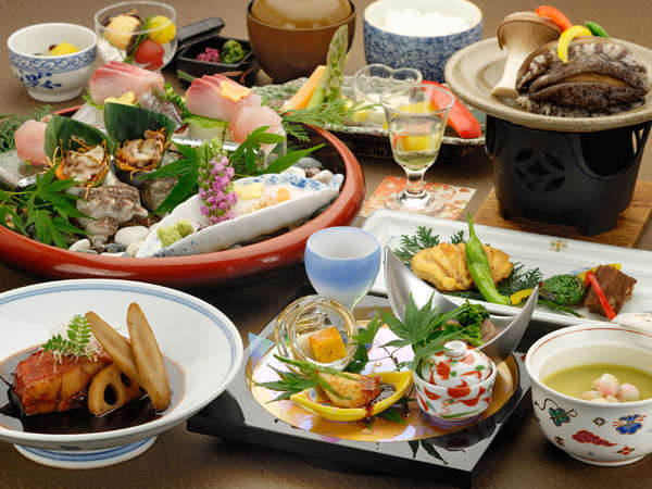 海の幸をふんだんに使った会席料理