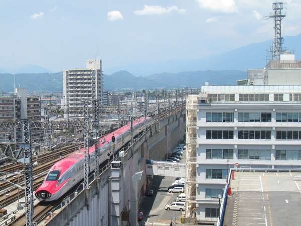 今日も晴れ晴れ: 東北新幹線がまじかに見える！「ホテルメトロポリタン