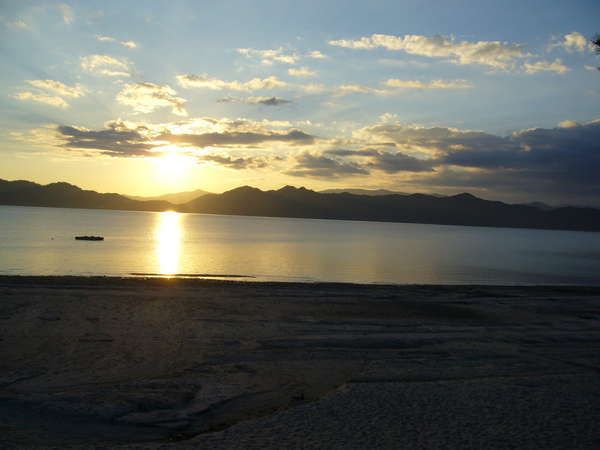 ある日の田沢湖 写真提供:じゃらんnet