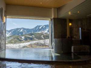 立山高原ホテル：浴室、立山他剣岳などパノラマ状にご覧いただけます（サウナ付き）