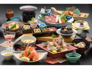 日本の宿　のと楽：季節に合わせた和食会席（一例）