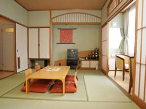 油屋美馬館:旅の疲れを癒してくれる和室
