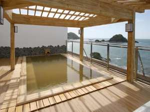 由良温泉　八乙女　：雄大な日本海の夕陽を眺めながらご入浴。※天候により、クローズの場合有