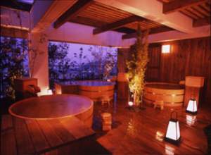 別府鉄輪温泉　ホテル山水館：【温泉】６階にある展望露天風呂「天空の森」です