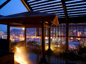 ラビスタ函館ベイ：【露天風呂】見た人を魅了する夜景はまるで宝石箱