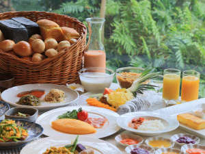 アートホテル石垣島：【朝食イメージ】島素材あふれる朝ごはん