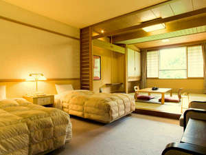 湯元第二名水亭：※お部屋はゆとり設計の35平米。和室とツインベッドルームを組み合わせた和洋室。