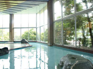 湯快リゾート　山中温泉　山中グランドホテル：大きなお風呂でゆったりと。