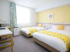 ラ・ジェント・ホテル大阪ベイ：130センチ幅と110センチ幅のゆったりサイズベッドがあるツインルーム