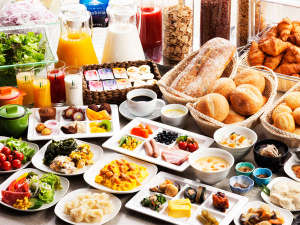 アイランド　イン　リシリ：北海道産食材を中心とした60品目以上の島の恵みが届けてくれる体と心にやさしい朝食ビュッフェ。