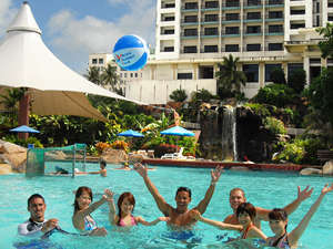 �p�V�t�B�b�N�A�C�����h�N���u�O�A���iPACIFIC ISLANDS CLUB GUAM�j�F�N���u���C�g�������F�l�̃A�N�e�B�r�e�B�[���y��������`�����܂�