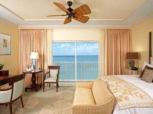 �U�@�J�n���@�z�e���A���h���]�[�g�iThe Kahala Hotel & Resort�j�F�r�[�`�����ł͂Ȃ��A�w�����m�x����]����q��(��)