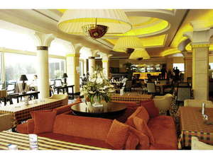 �����o�ف^���C���{�[�z�e���iRainbow Hotel Shanghai�j�F�ԉ��J�t�F