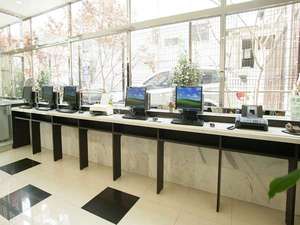 �����C�����R�w�U�i���@�������j�iTOYOKO INN BUSANSTATION2�j�F�z�e���t�����g���r�[�ɂ���PC�C���^�[�l�b�g�͏h���Җ������p�ł��B