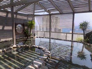 熱海ニューフジヤホテル：露天風呂「初島」昼間で晴れていると初島がご覧いただけます♪