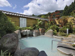 森深き、名泉の宿　霧島ホテル：女性用露天風呂『晶子の湯』