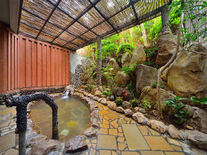 稲佐山観光ホテル：庭園風呂1