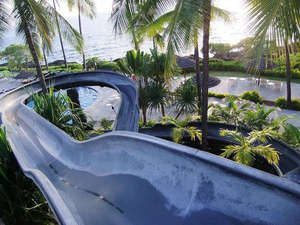 �V�F���g���P�A�E�z�E�x�C���]�[�g���X�p�iSheraton Keauhou Bay Resort & Spa�j�F�X���C�_�[���猩����C