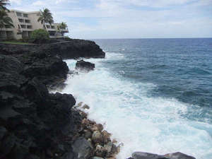�V�F���g���P�A�E�z�E�x�C���]�[�g���X�p�iSheraton Keauhou Bay Resort & Spa�j�F�^���ȊC�Ɣg���ɖ������I�[�V�����t�����g�z�e���ł�