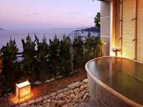 四季折々様々な表情をみせる日本海を眺めなら湯浴みを・・・