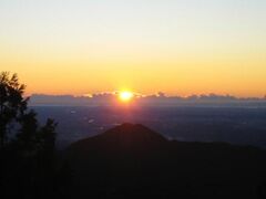 武蔵御嶽神社 初日の出の写真1