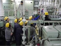 帆船海王丸の特別公開見学会(非公開区域)の写真1
