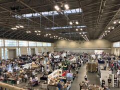 名古屋骨董祭(12月)の写真1