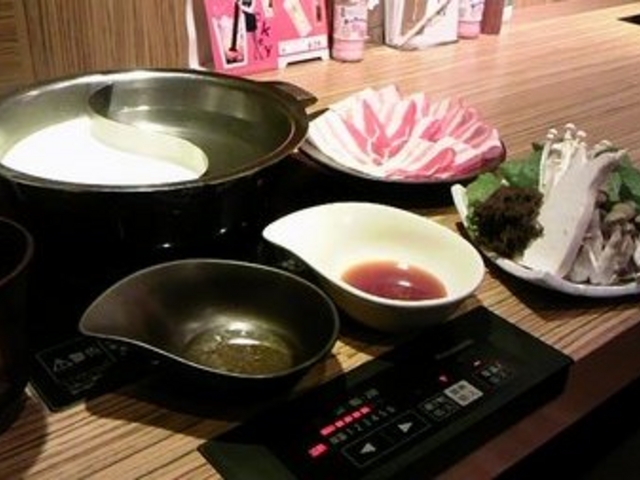 しゃぶしゃぶ我那覇豚肉店 前島本店