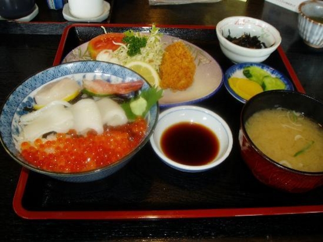 岩船鮮魚センター食堂海鮮処番屋
