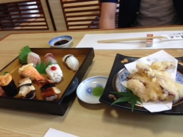 上にぎり盛り合わせ 2800円
地タコの天ぷら 650円_寿司一作