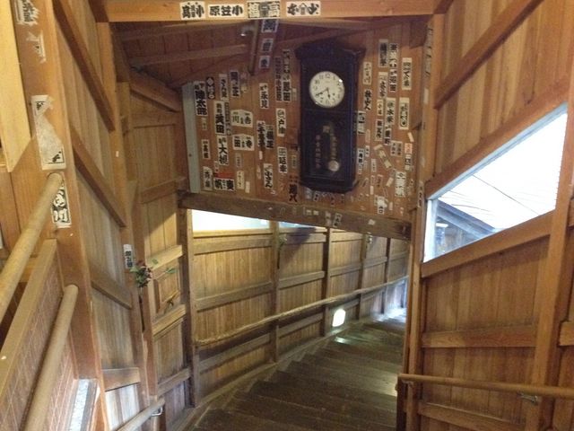 混浴露天風呂入口_鷹泉閣 岩松旅館