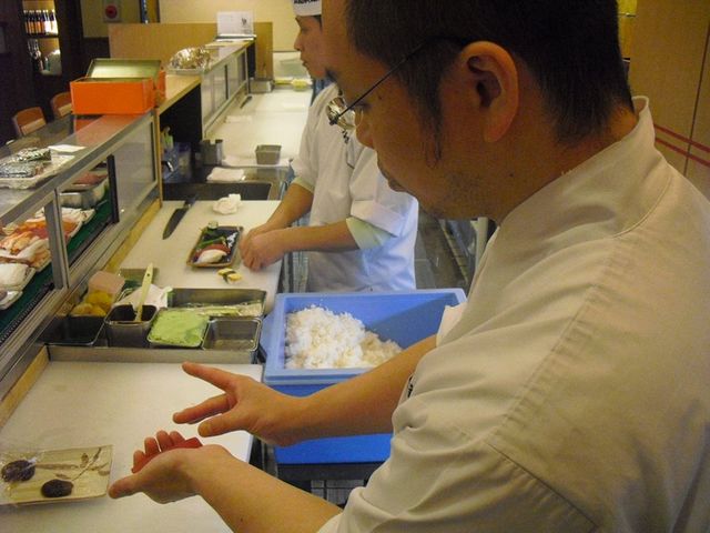 ◆職人が一貫一貫握ります◆_太郎兵衛寿司