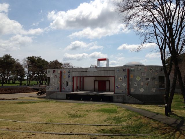 外観その2 建物の裏手も面白いです!_寺山修司記念館