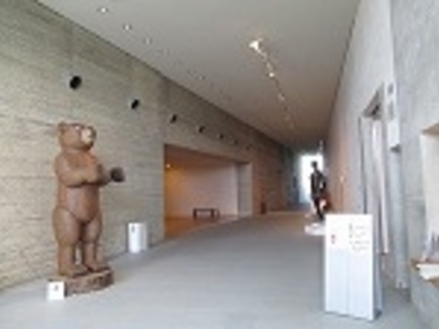 展示場入り口_岩手県立美術館