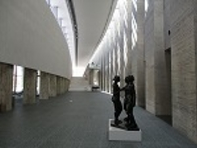一階_岩手県立美術館