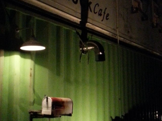 ライトアップしたハンモックはカップルにおすすめ!_HUMMOCK Cafe