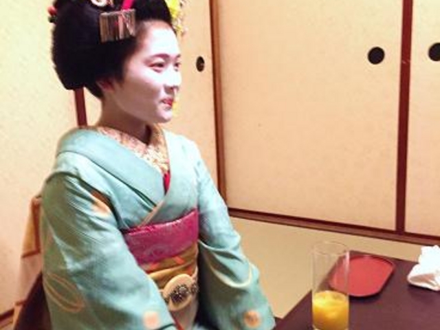 舞妓さん01_先斗町 四季 よし菜