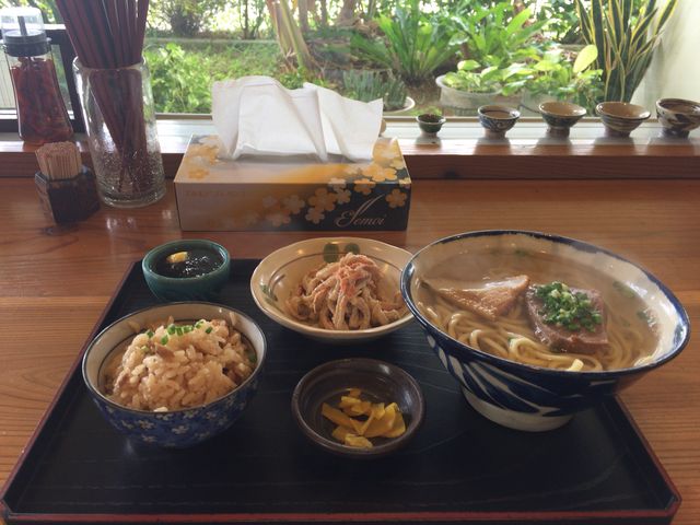 宮古そば定食750円美味しかった。_古謝そば屋