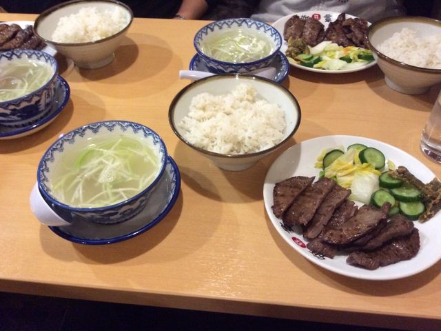 牛タンだけでなく、添え物の漬物も、テールスープも美味しかったデス。_味の牛たん 喜助 エスパル店