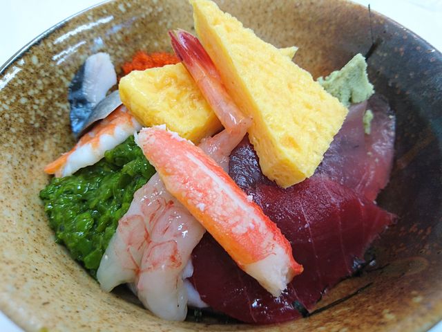 海鮮丼¥650(しゃり大盛)_特急寿し
