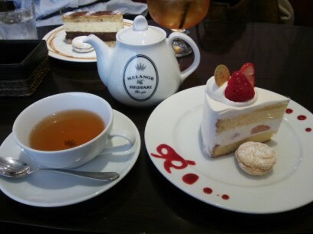 ケーキと紅茶_メランジュ ドゥ シュハリ MELANGE De SHUHARI 広島
