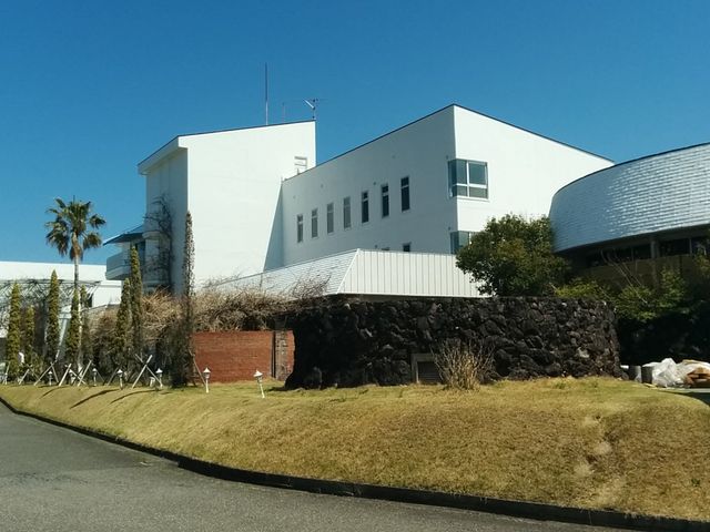 ホテル入り口、この反対側に足湯がありました_南紀すさみ温泉 ホテル ベルヴェデーレ