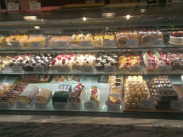 Cake showcase_ボックサン
