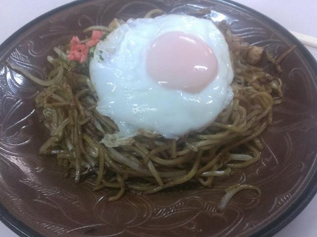 Pan fried noodle with egg and sprout_ちとせ