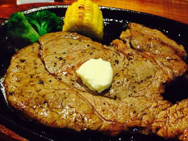 ボリューミーだけどペロッと食べられます!_JUMBO STEAK HAN'S ハンズ 本店