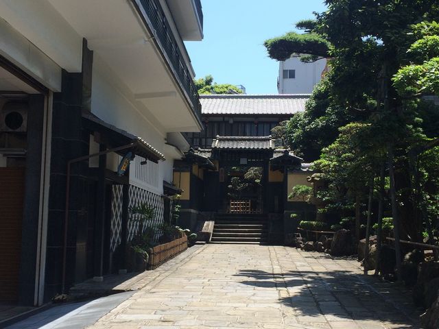 正面入口_史跡料亭花月