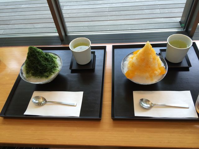 季節限定の、温州みかんのかき氷と、抹茶のかき氷_とらや御殿場店