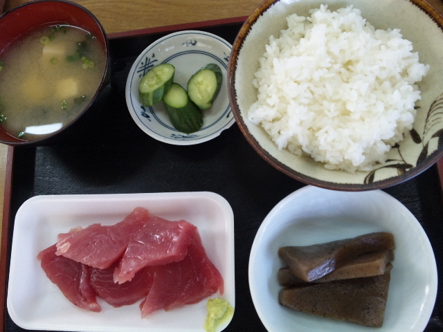 マグロぶつ・定食(ごはん中)_はまや