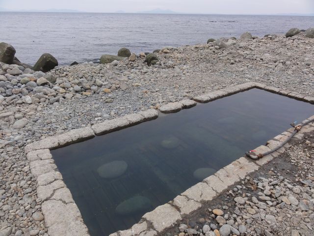 相泊温泉。とても気持ちよさそうでした。私が行った時は、更衣所も何もありませんでした。_相泊温泉